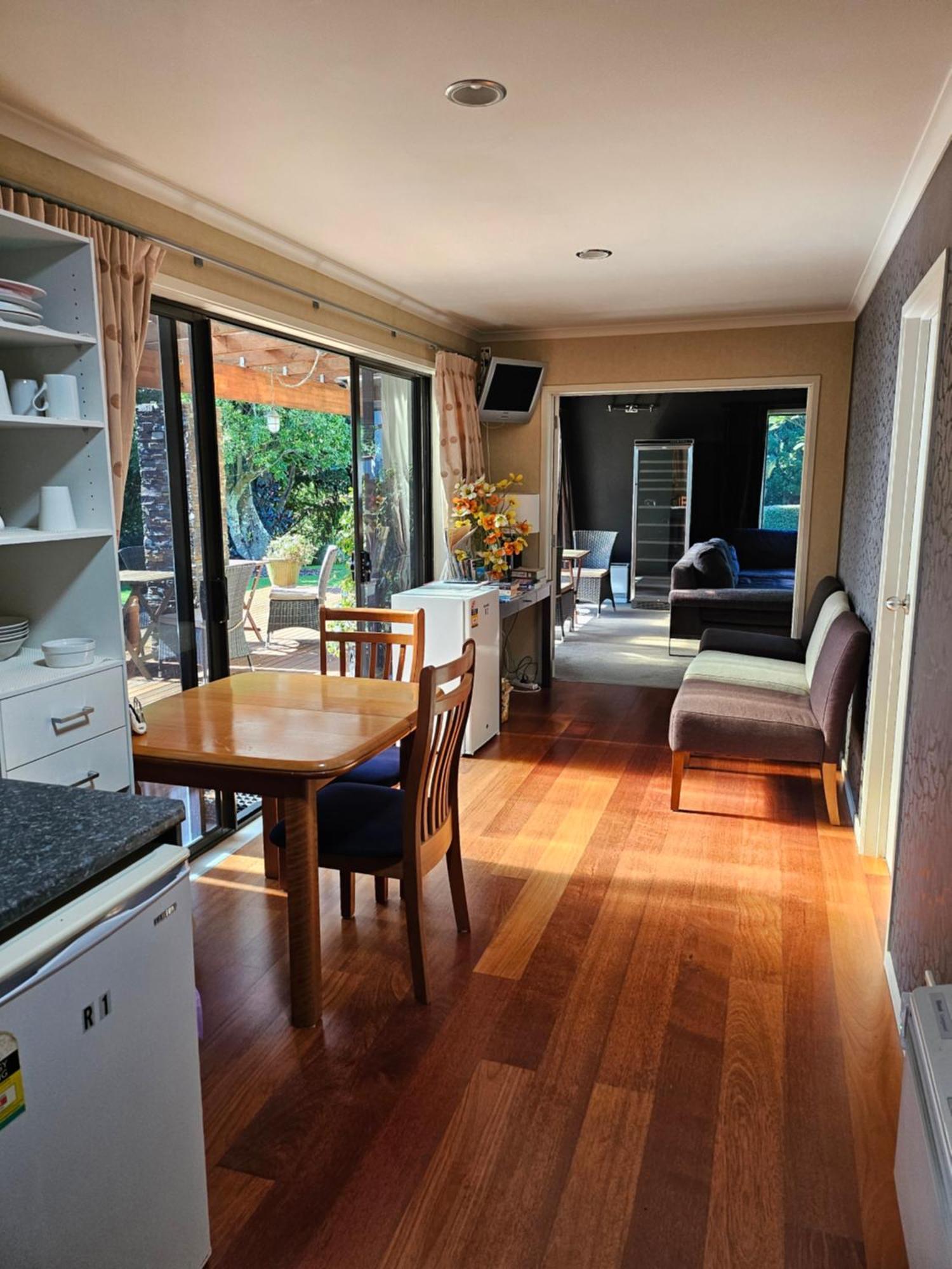 Heta Road B&B New Plymouth Exterior foto
