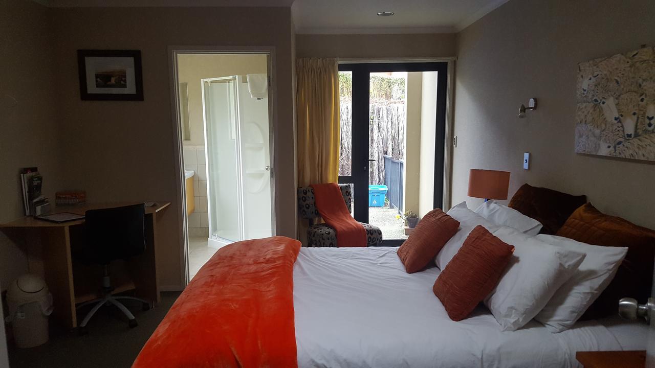 Heta Road B&B New Plymouth Exterior foto